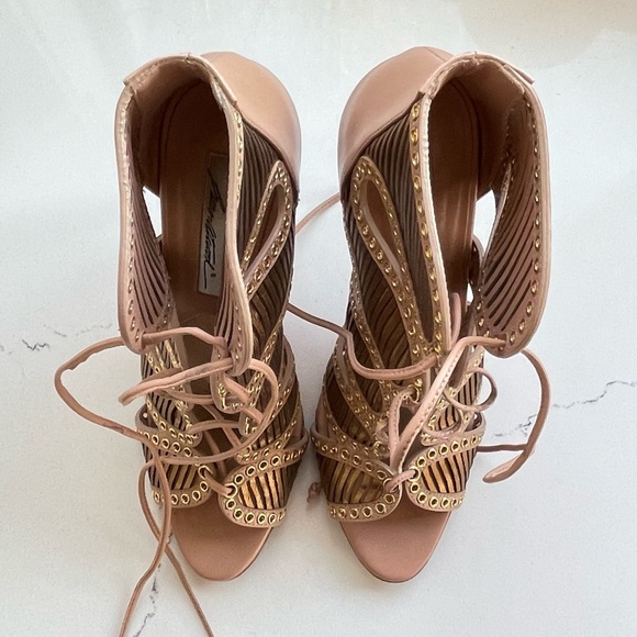 Brian Atwood nude sandals size 36 - Picture 7 of 7